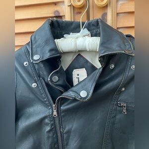 Jkt vegan black leather moto jacket S with all the bells and whistles, vintage